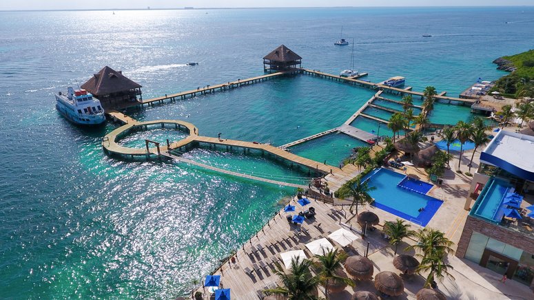 delfines buffet barra libre Isla Mujeres