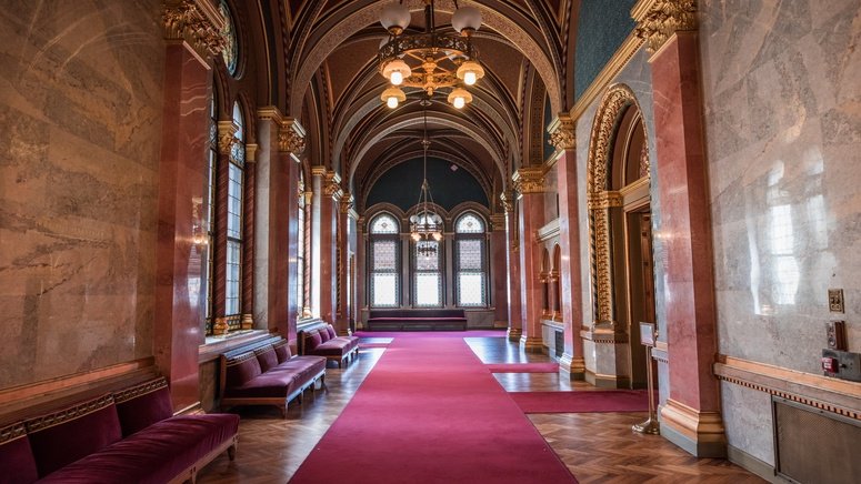 visita guiada parlamento budapest
