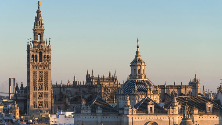 Visita la Catedral, la Giralda y los Reales Alcázares (En Inglés)