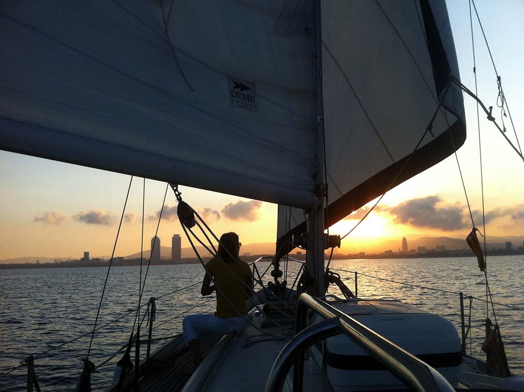 Disfruta velero privado Barcelona