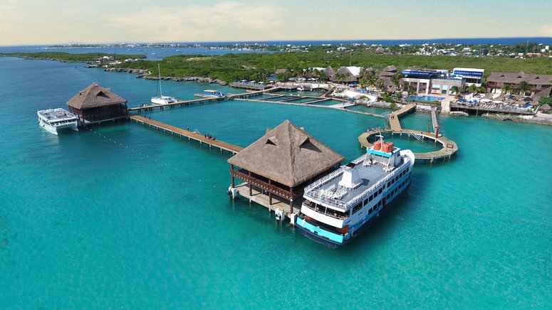 delfines buffet barra libre Isla Mujeres