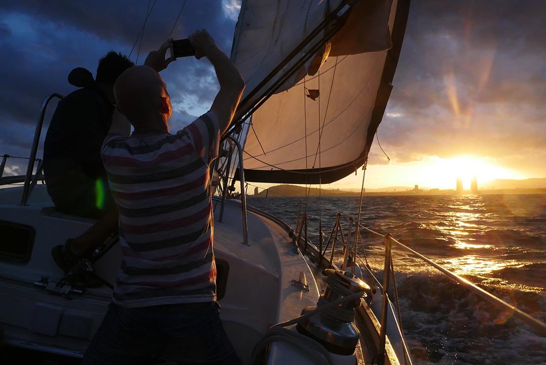 Disfruta velero privado Barcelona