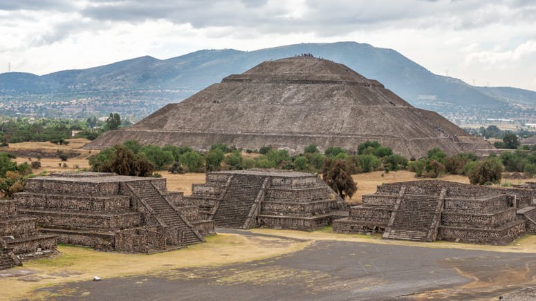 Excursión matutina a Teotihuacán y sus licores típicos