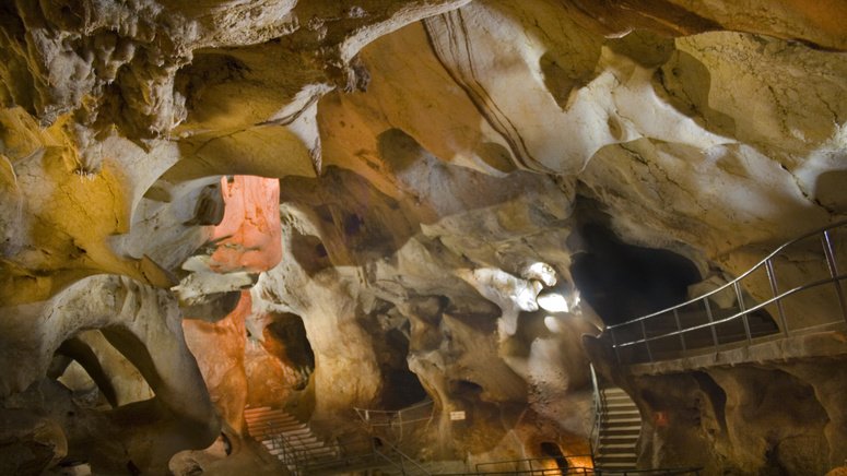 tour cueva tesoro coche electrico entrada