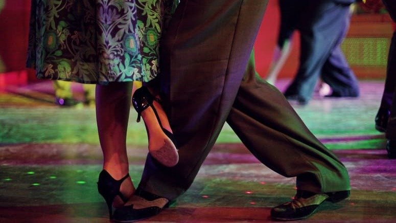 Aprende bailar Tango visita Milonga 