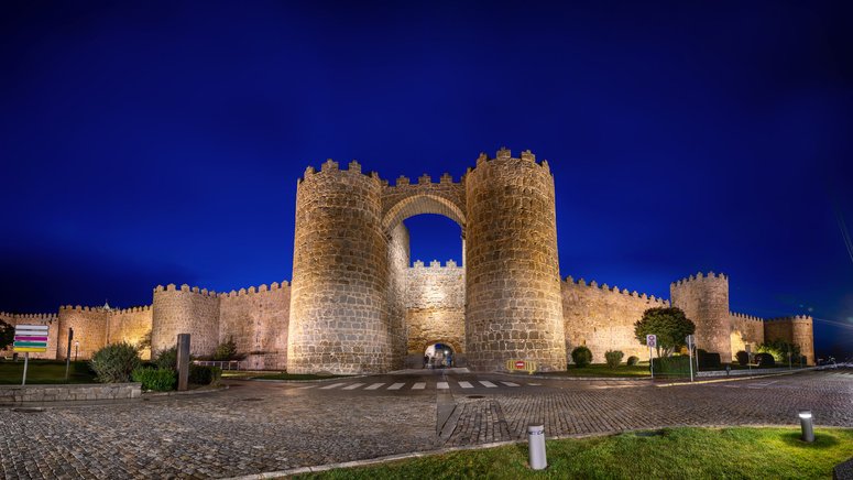 free tour misterios leyendas avila noche