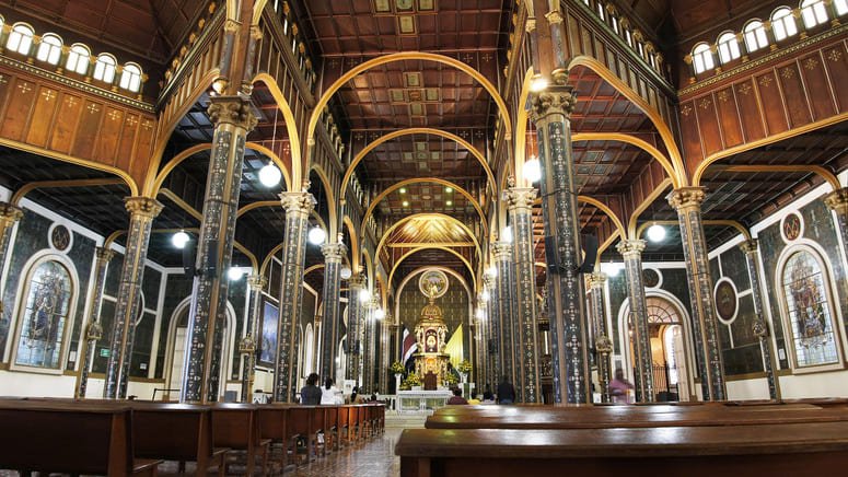 Excursion volcan Irazu Basilica Señora Angeles
