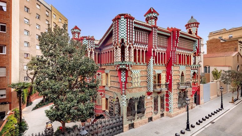 descubre casa vicens gaudi verano pastel