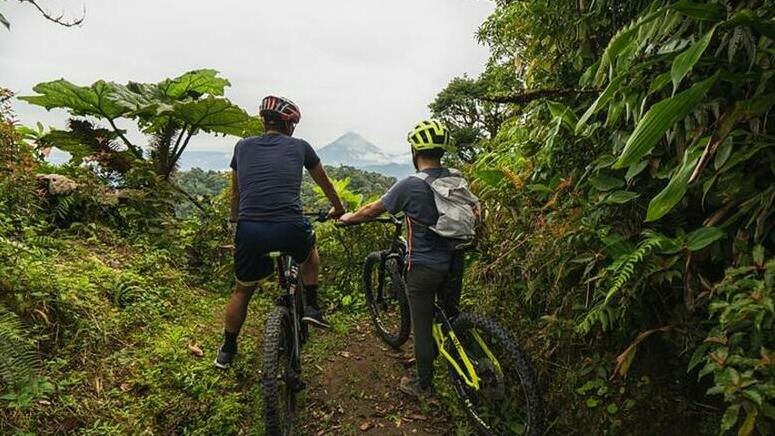 Aventura en bicicleta por Monteverde
