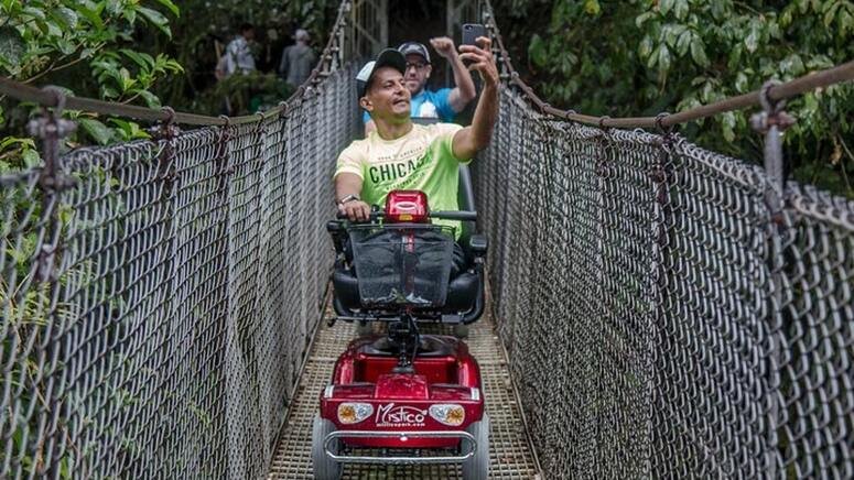Ruta en los puentes colgantes del Parque Mistico Arenal