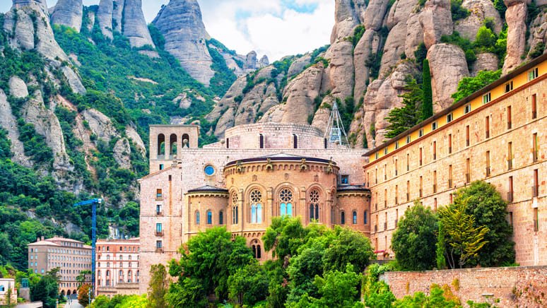 Senderismo Montserrat visita monasterio