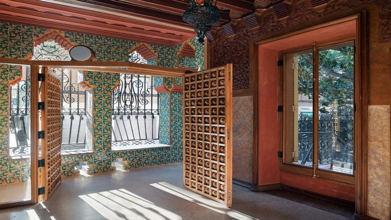 descubre casa vicens gaudi verano pastel