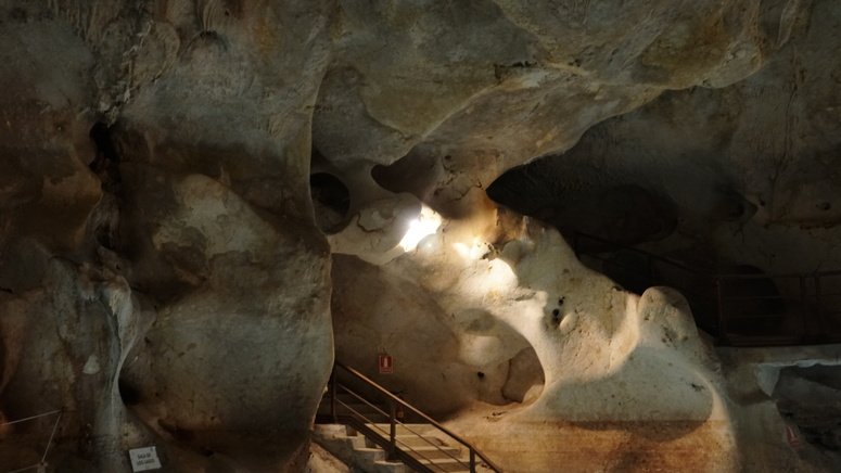 tour cueva tesoro coche electrico entrada