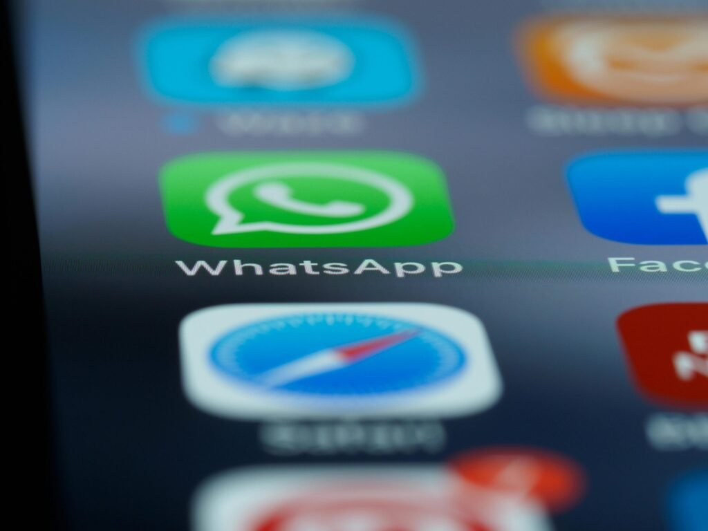 como hacer una lista en whatsapp