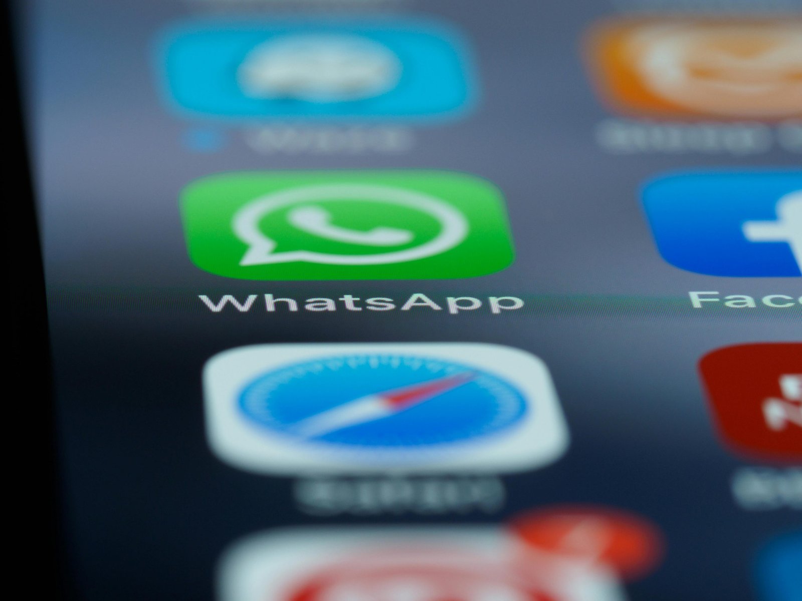 como hacer una lista en whatsapp