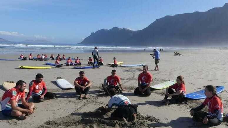 curso surf lanzarote famara