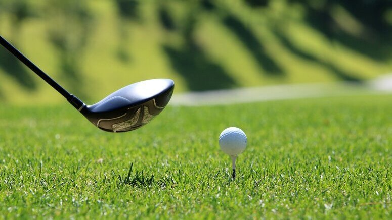Tour en helicóptero y clase de golf