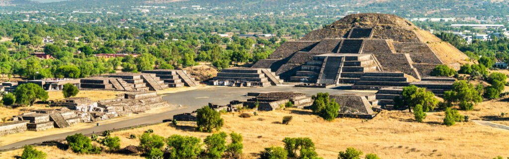 Excursión matutina a Teotihuacán y sus licores típicos