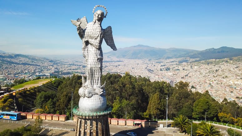 Tour por Quito en Trolley y excursión a la Mitad del Mundo