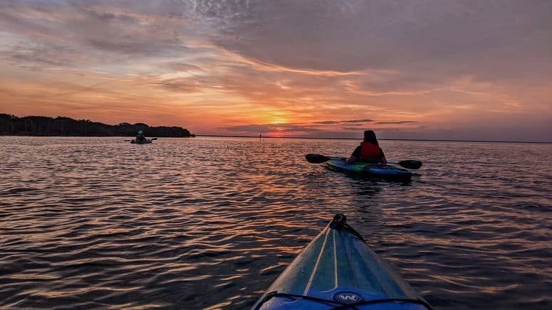 Bioluminiscencia kayak atardecer