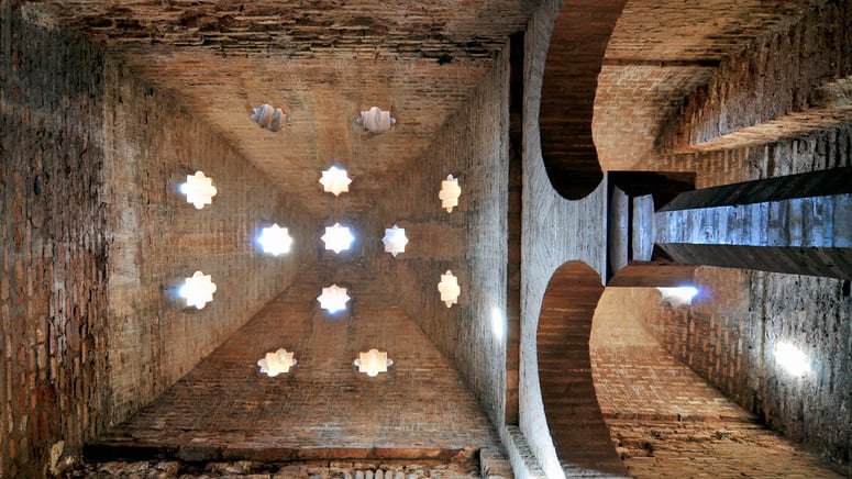 Visita guiada a la Alhambra y los Palacios Nazaríes en grupo reducido