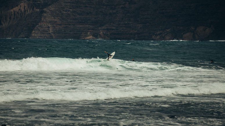 curso surf lanzarote famara