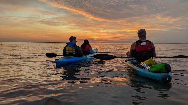Bioluminiscencia kayak atardecer