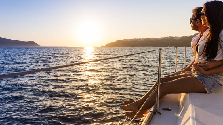 Atardecer y aperitivo a bordo velero