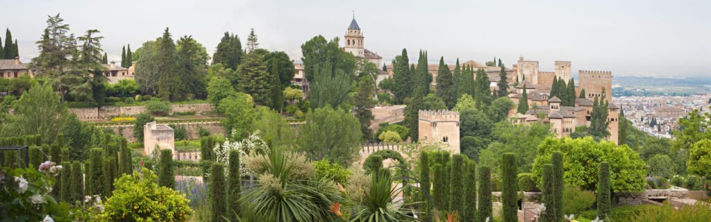 Visita guiada a la Alhambra y los Palacios Nazaríes en grupo reducido