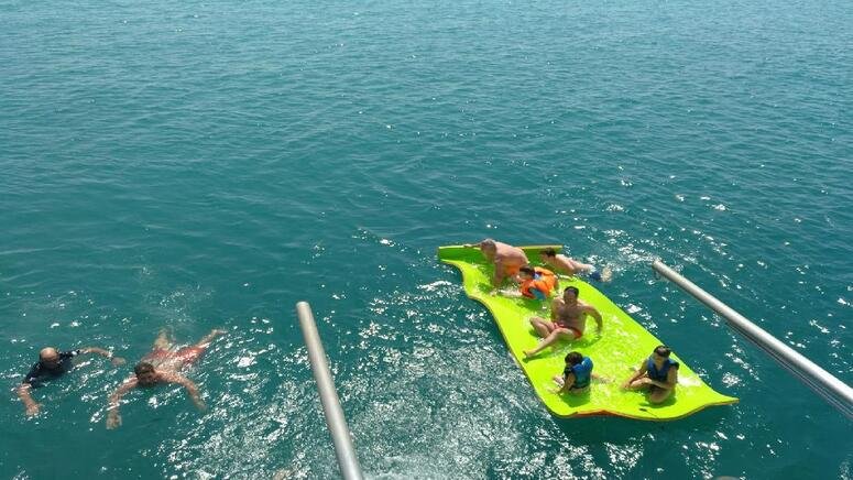 ruta catamaran parque natural bahia baño